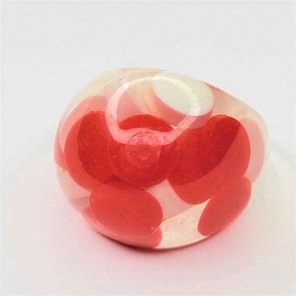 Chunky Oval Shape Resin Ring With Red and White Pill Beads Lucite Large Ring - Picture 5 of 8